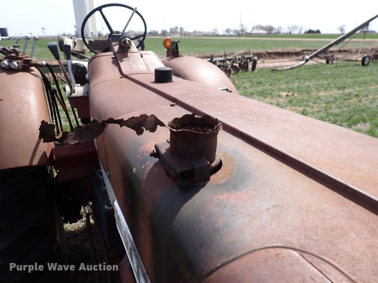 image for item DK4618 International 856  tractor