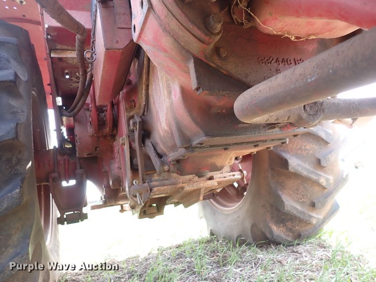 image for item DK4618 International 856  tractor