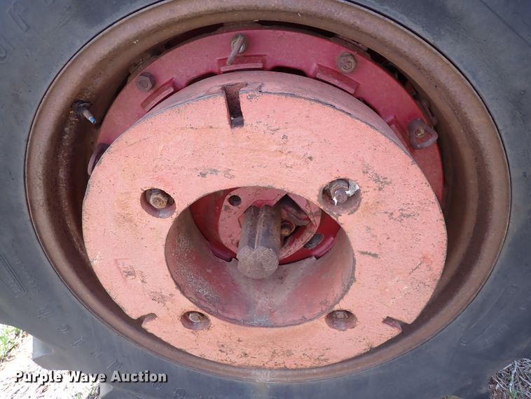 image for item DK4618 International 856  tractor