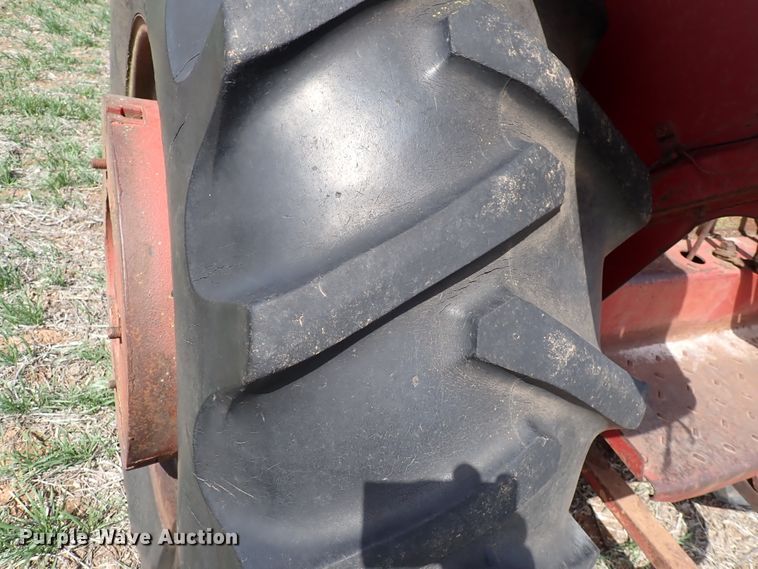 image for item DK4618 International 856  tractor