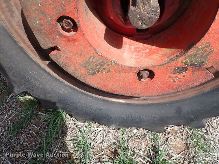 image for item DK4618 International 856  tractor