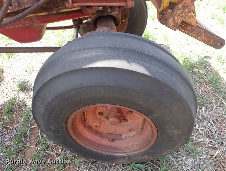 image for item DK4618 International 856  tractor