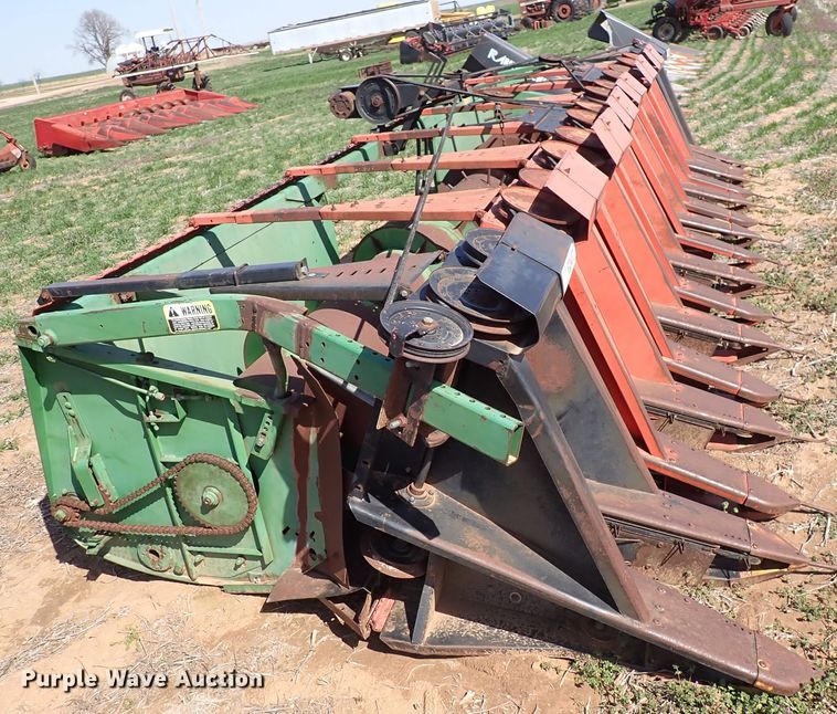image for item DK4623 John Deere 218  corn head