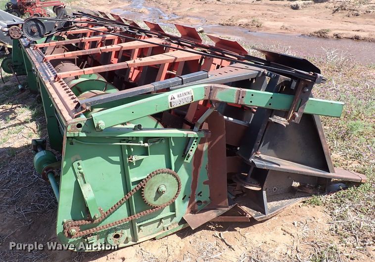 image for item DK4623 John Deere 218  corn head