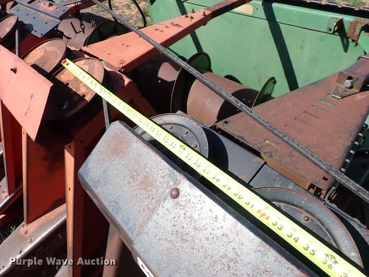 image for item DK4623 John Deere 218  corn head