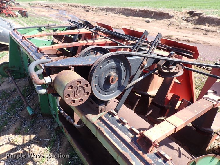 image for item DK4623 John Deere 218  corn head