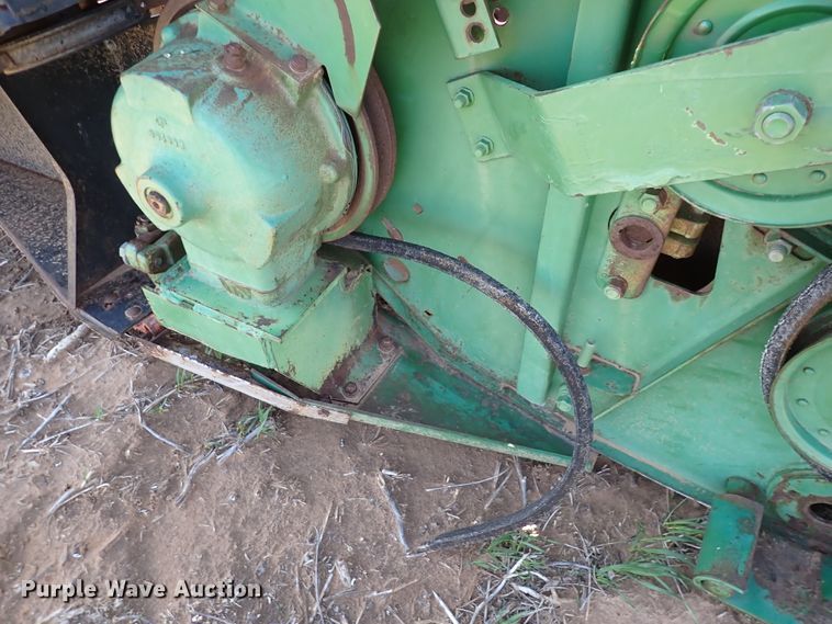 image for item DK4623 John Deere 218  corn head