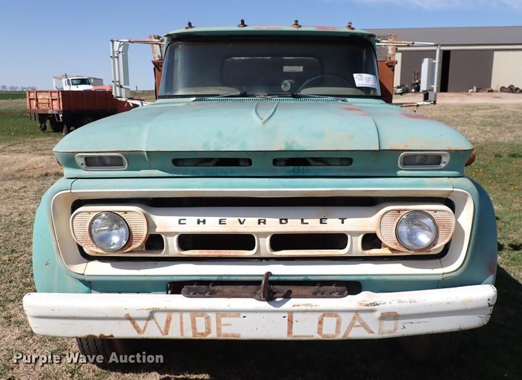 image for item DK4627 1962 Chevrolet 60  grain truck