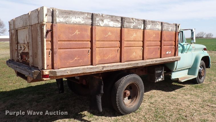 image for item DK4627 1962 Chevrolet 60  grain truck