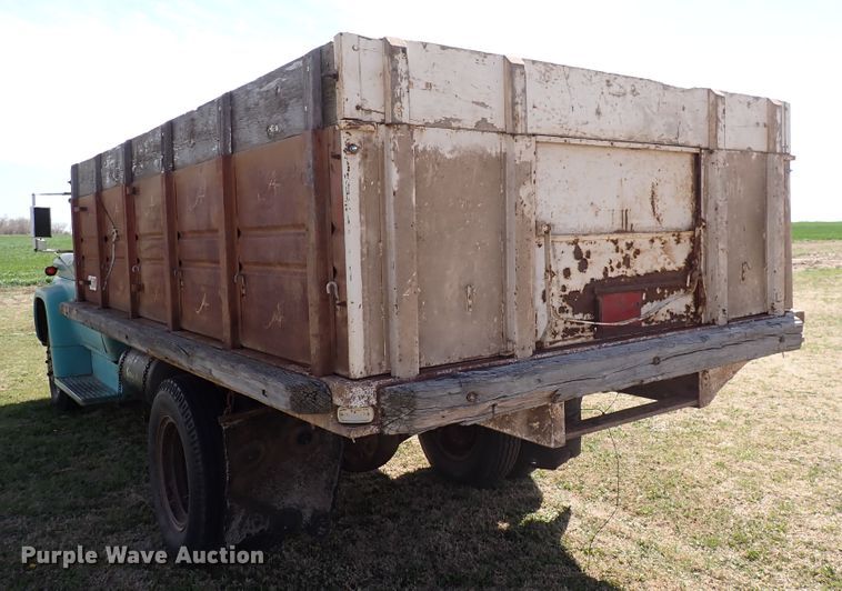 image for item DK4627 1962 Chevrolet 60  grain truck