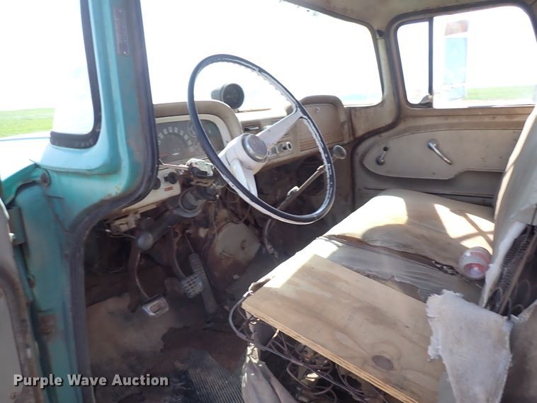 image for item DK4627 1962 Chevrolet 60  grain truck