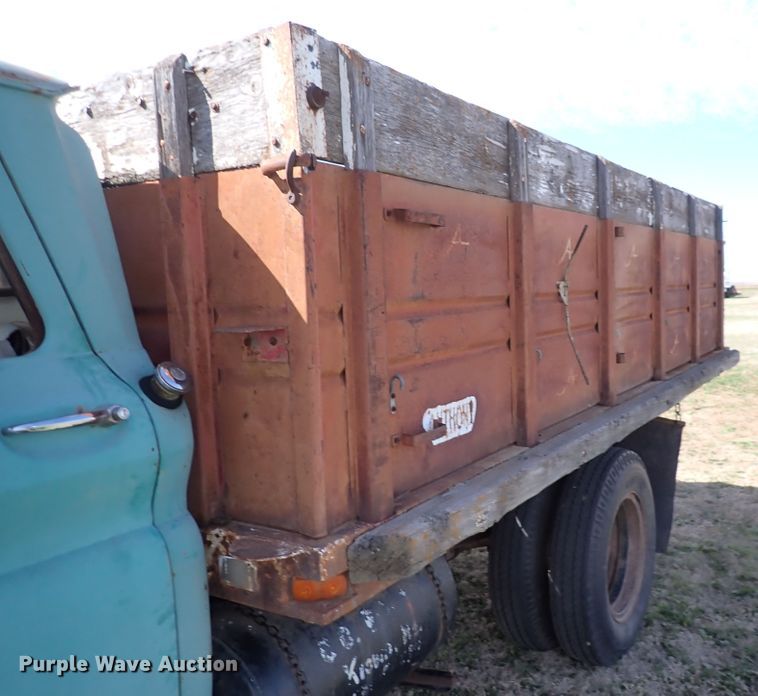 image for item DK4627 1962 Chevrolet 60  grain truck