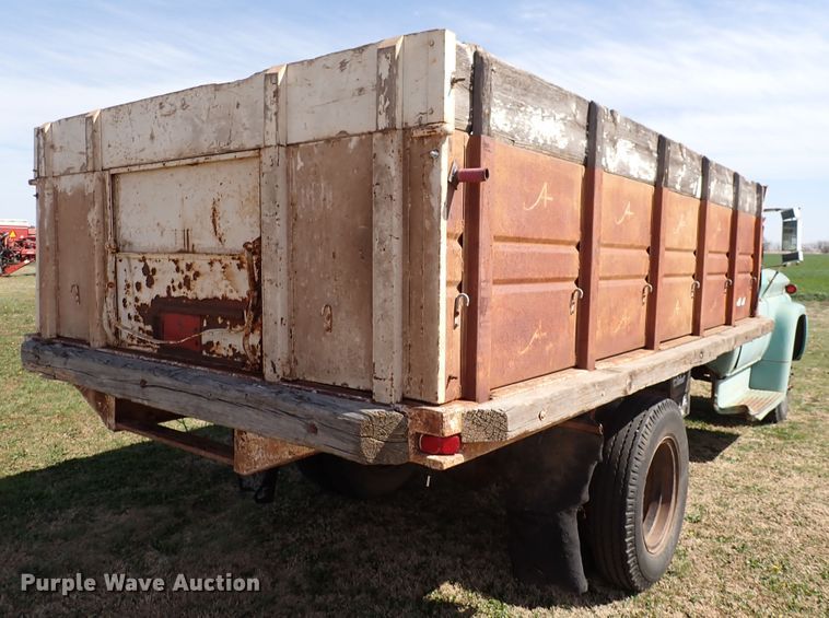 image for item DK4627 1962 Chevrolet 60  grain truck