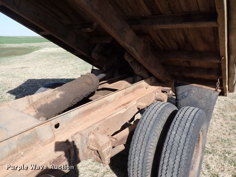 image for item DK4627 1962 Chevrolet 60  grain truck