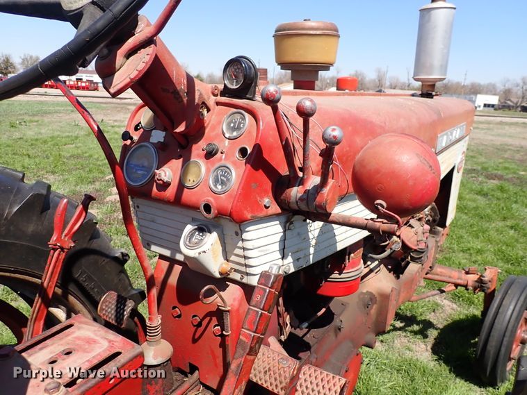 image for item DK4649 Farmall 460  tractor