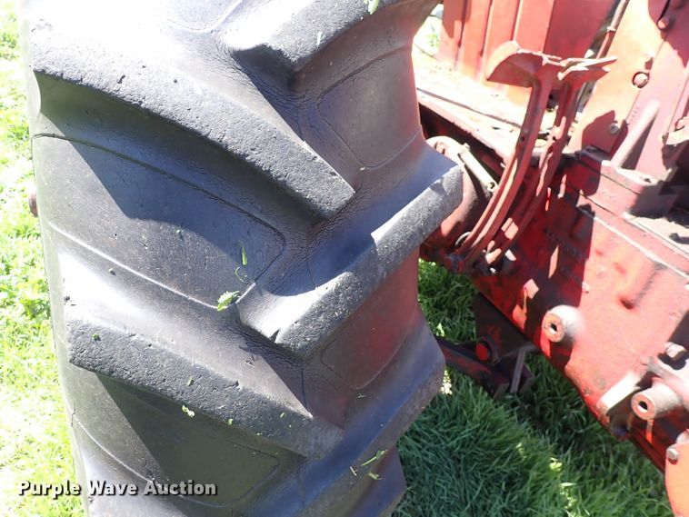 image for item DK4649 Farmall 460  tractor