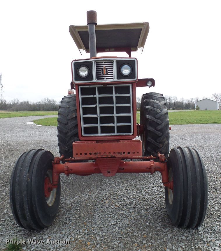 image for item DL0922 International 1066  tractor