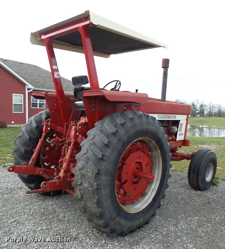 image for item DL0922 International 1066  tractor
