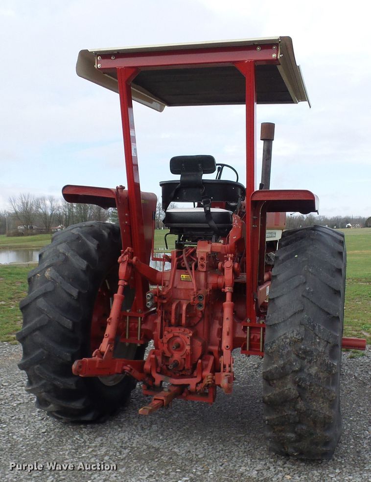 image for item DL0922 International 1066  tractor