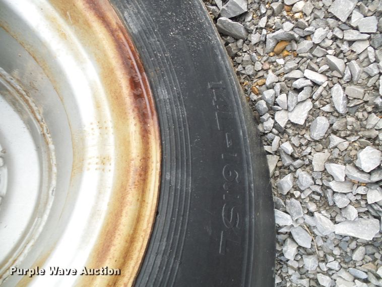 image for item DL0922 International 1066  tractor