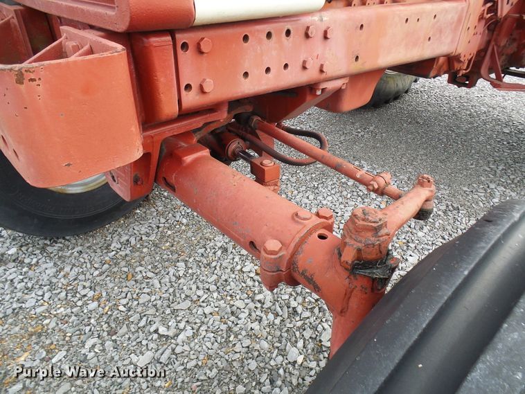 image for item DL0922 International 1066  tractor