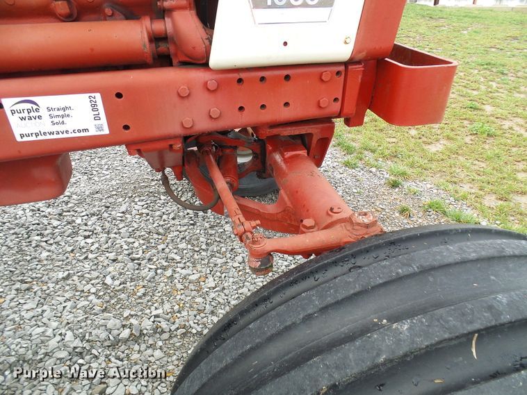 image for item DL0922 International 1066  tractor