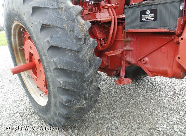 image for item DL0922 International 1066  tractor