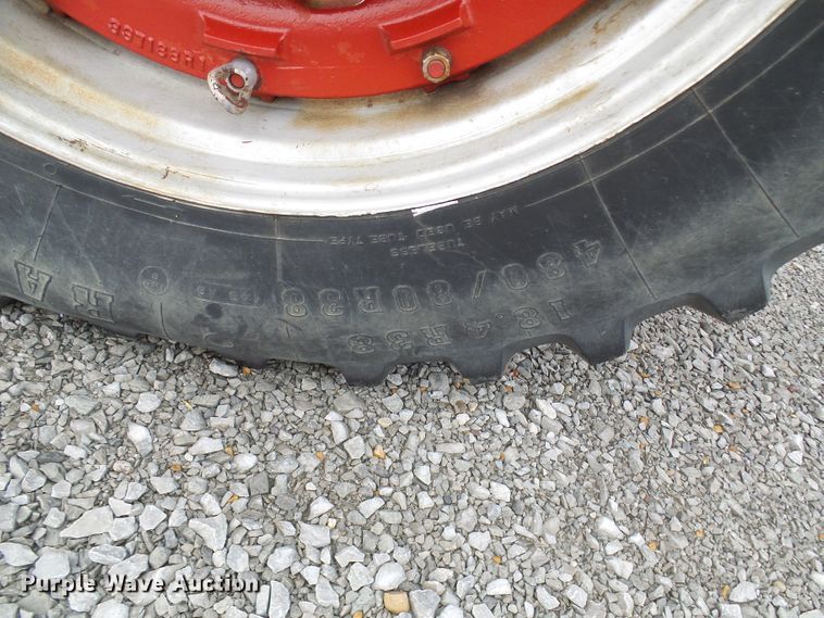 image for item DL0922 International 1066  tractor