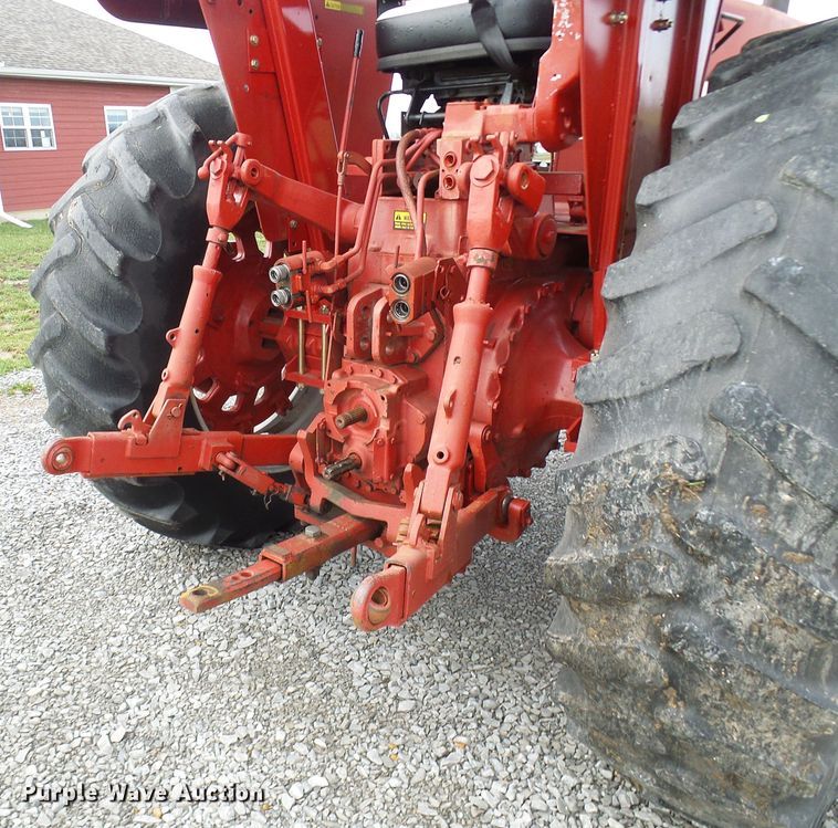 image for item DL0922 International 1066  tractor