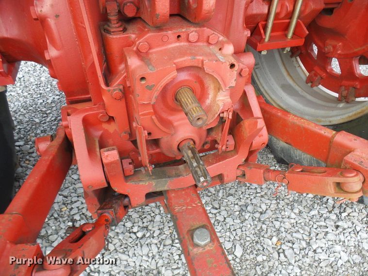 image for item DL0922 International 1066  tractor