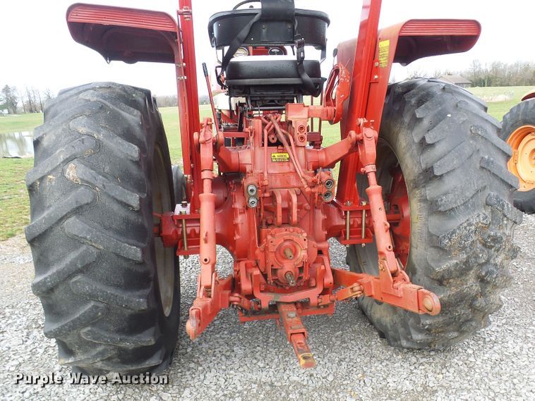 image for item DL0922 International 1066  tractor