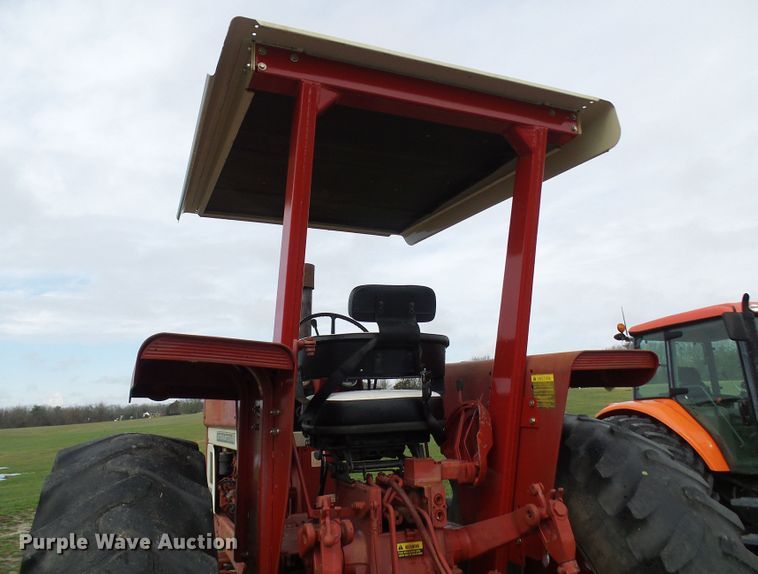 image for item DL0922 International 1066  tractor