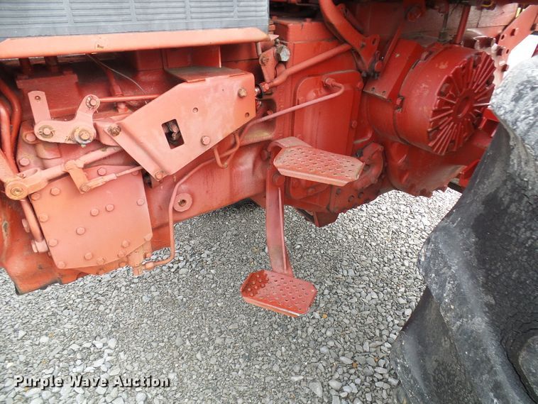 image for item DL0922 International 1066  tractor