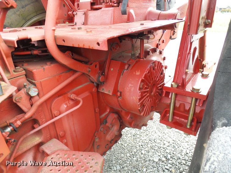 image for item DL0922 International 1066  tractor