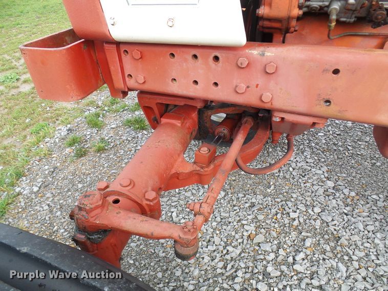 image for item DL0922 International 1066  tractor