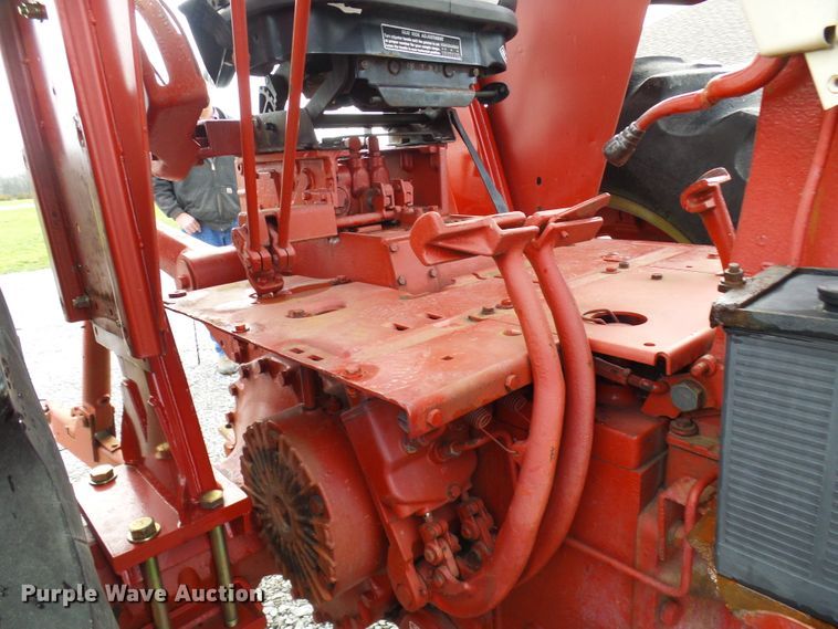 image for item DL0922 International 1066  tractor