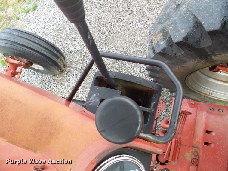 image for item DL0922 International 1066  tractor