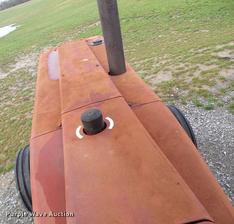 image for item DL0922 International 1066  tractor