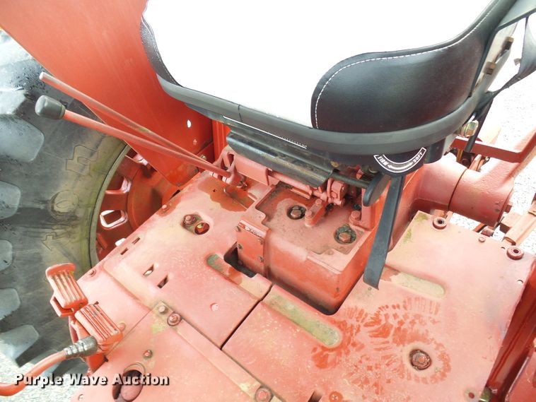 image for item DL0922 International 1066  tractor