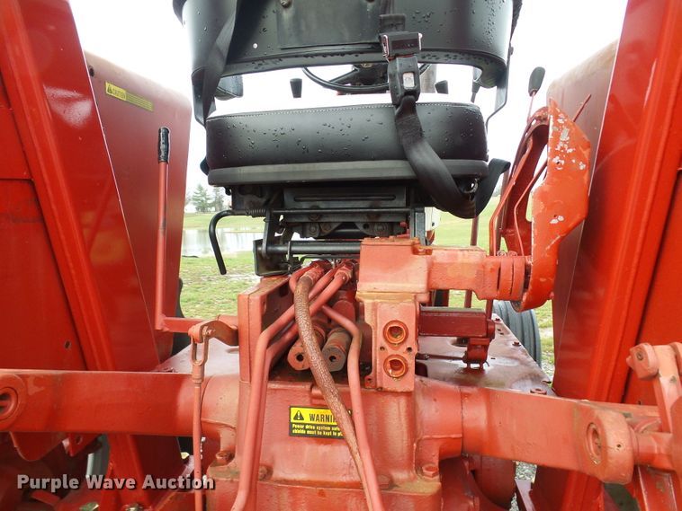 image for item DL0922 International 1066  tractor