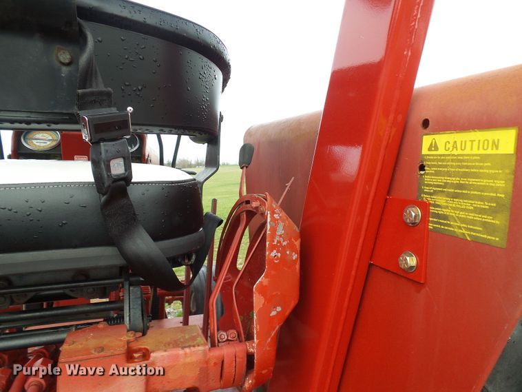 image for item DL0922 International 1066  tractor