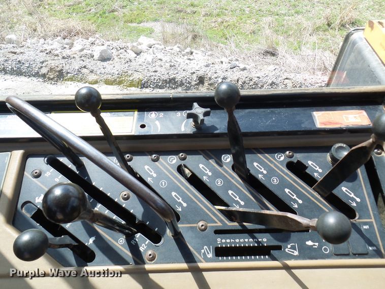 image for item DL0923 1993 Caterpillar Challenger 85C  track tractor