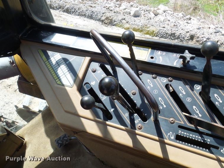 image for item DL0923 1993 Caterpillar Challenger 85C  track tractor