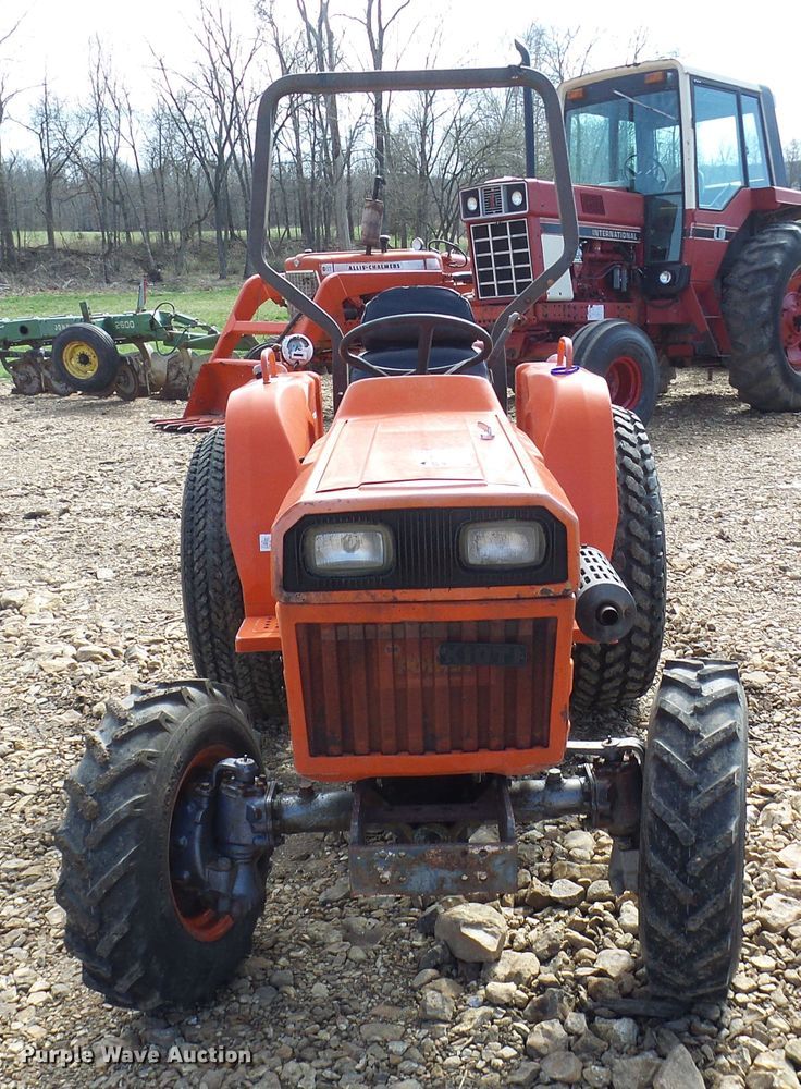 image for item DL0944 Kioti LB2204  tractor