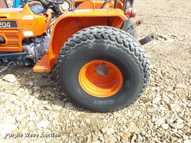 image for item DL0944 Kioti LB2204  tractor