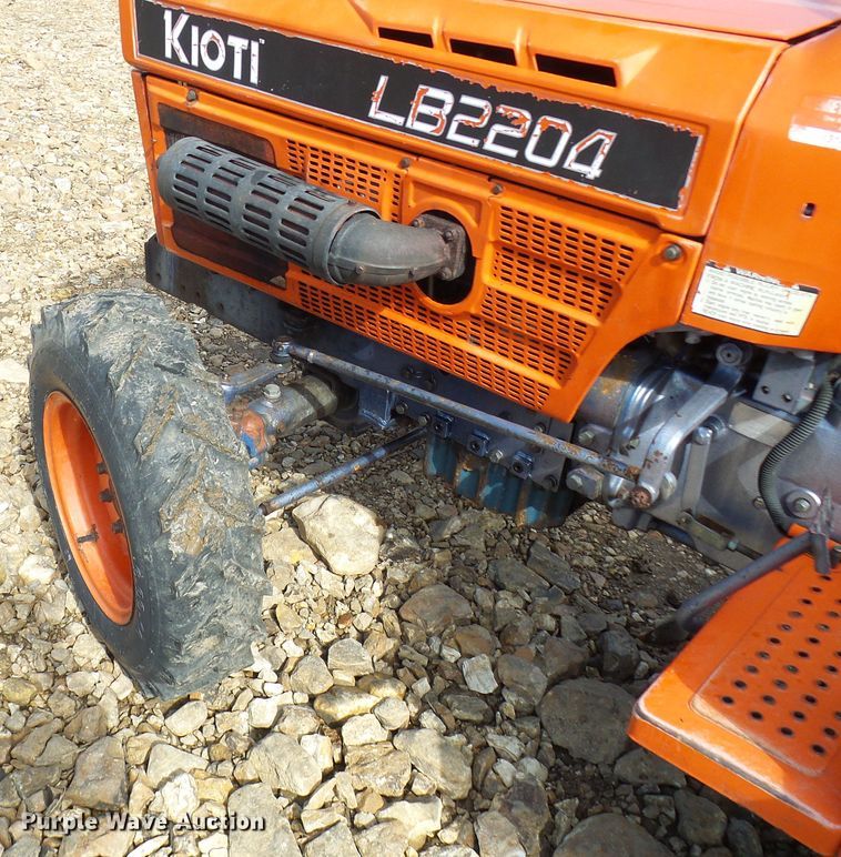 image for item DL0944 Kioti LB2204  tractor