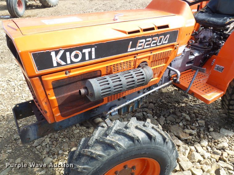 image for item DL0944 Kioti LB2204  tractor