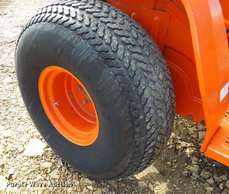 image for item DL0944 Kioti LB2204  tractor