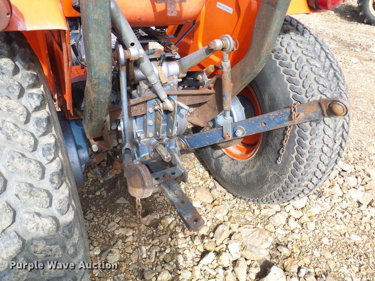 image for item DL0944 Kioti LB2204  tractor