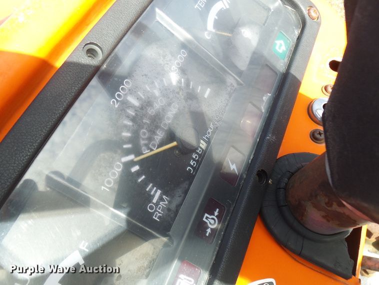 image for item DL0944 Kioti LB2204  tractor